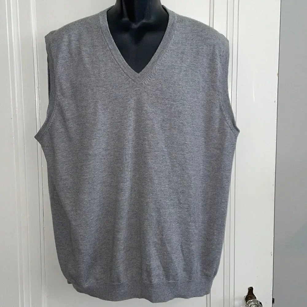 Brooks Brothers gray merino wool knit‎ V neck sweater vest